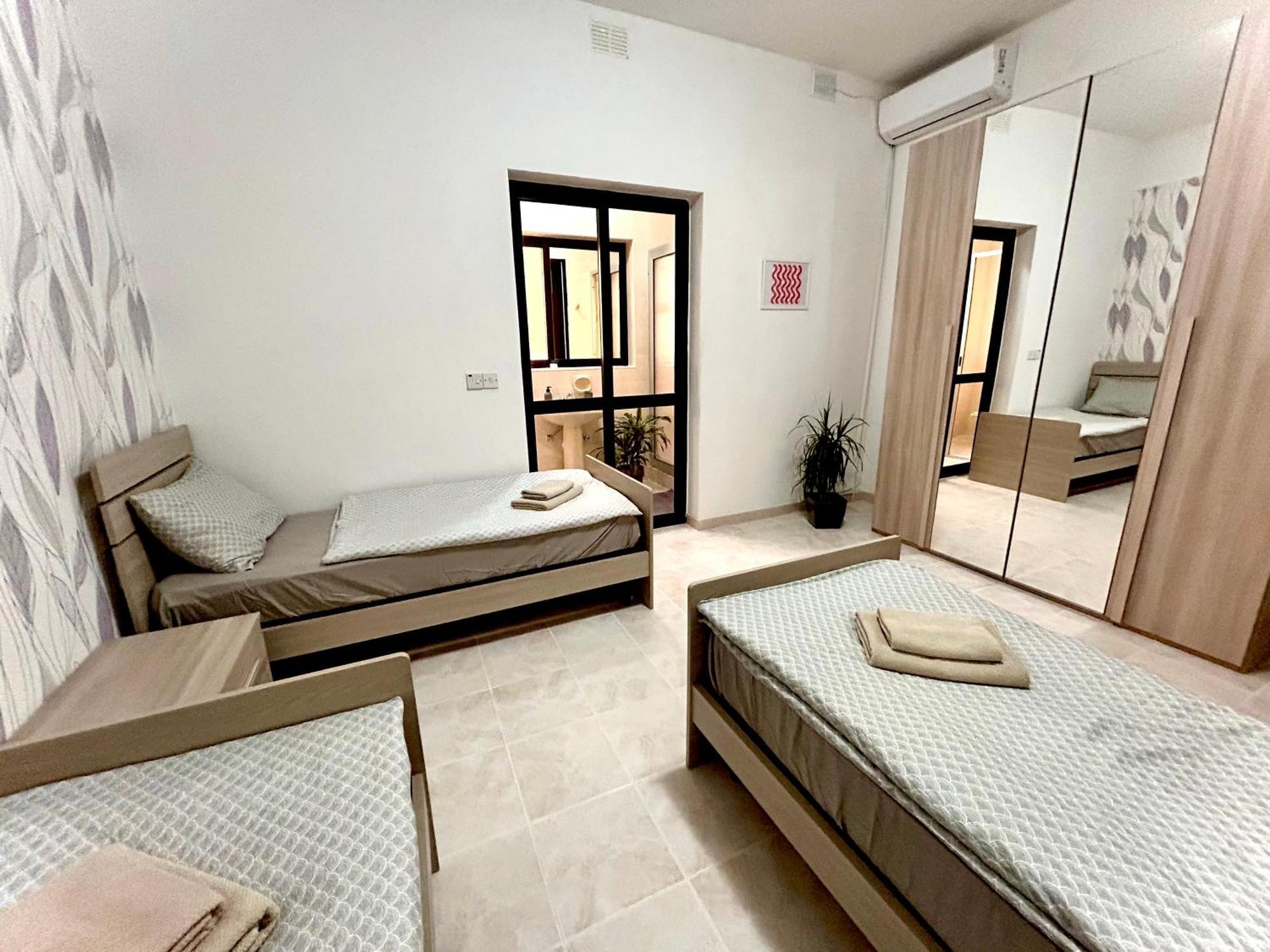 Arzella Apartments Xlendi Stylish Stay Near Beach Local Eats Ксленди Экстерьер фото