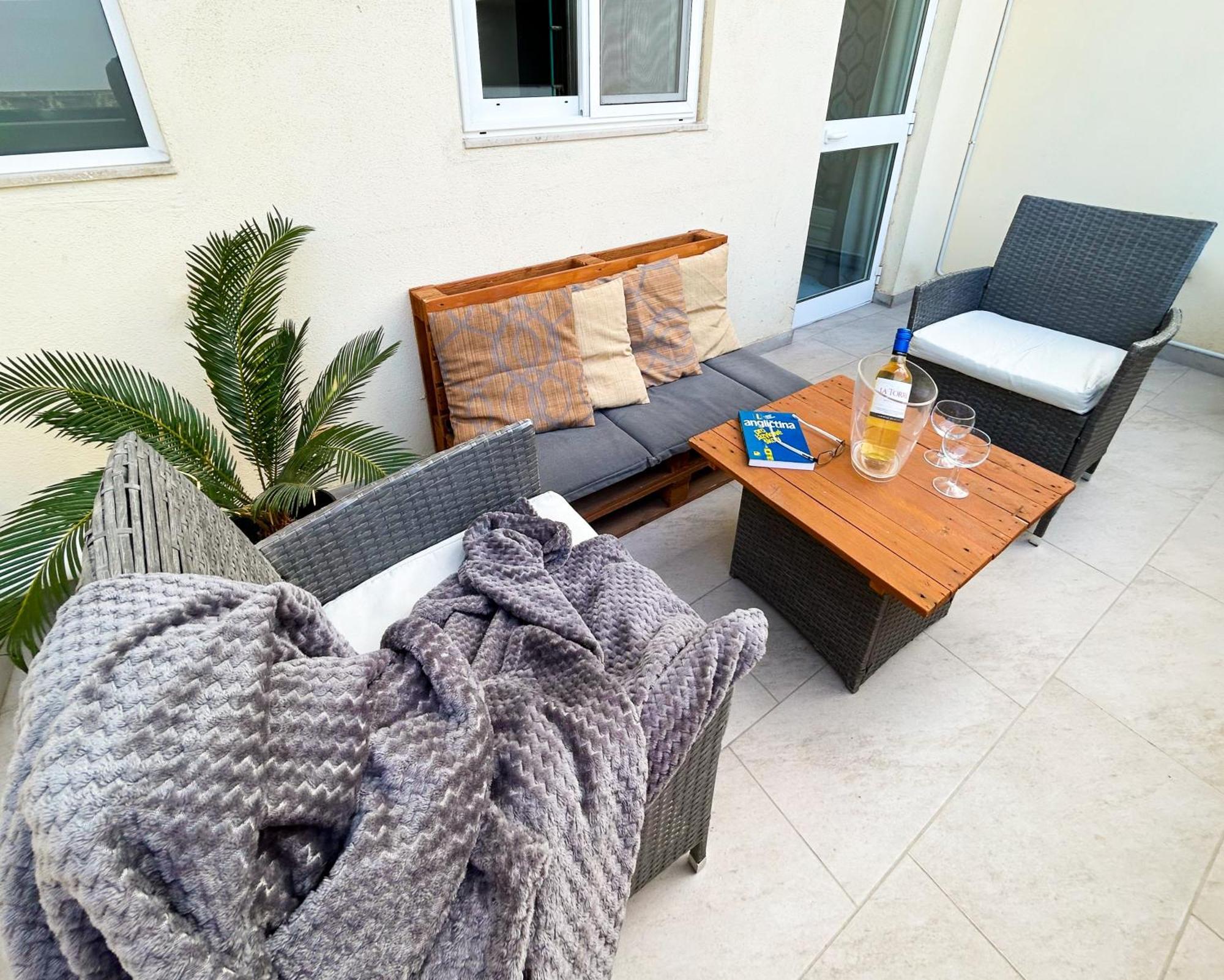 Arzella Apartments Xlendi Stylish Stay Near Beach Local Eats Ксленди Экстерьер фото